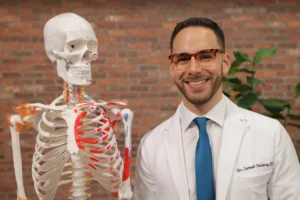 ¿Buscas un quiropráctico cerca de ti? En ChiroDuo te ofrecemos atención en español, natural y personalizada en Raleigh, Durham y Smithfield.